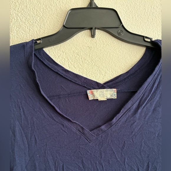 💥Pink Rose Navy Blue Long Sleeve Tee M - Picture 4 of 10